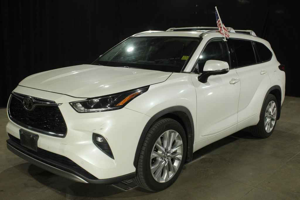 Off white 2020 Toyota Highlander Limited AWD Limited 4dr SUV 1
