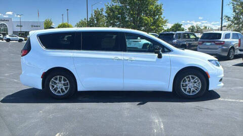 2026 Chrysler Voyager LX