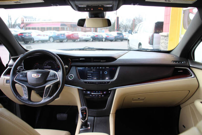 2017 Cadillac XT5 Luxury