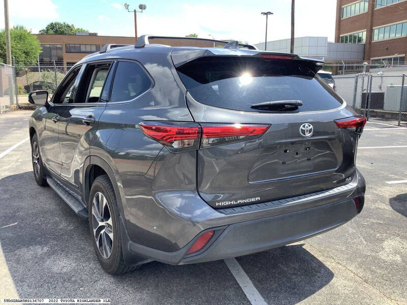 2022 Toyota Highlander XLE