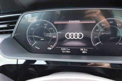 2021 Audi e-tron quattro Premium Plus