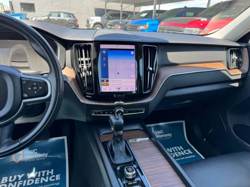 2021 Volvo XC60 T5 Momentum