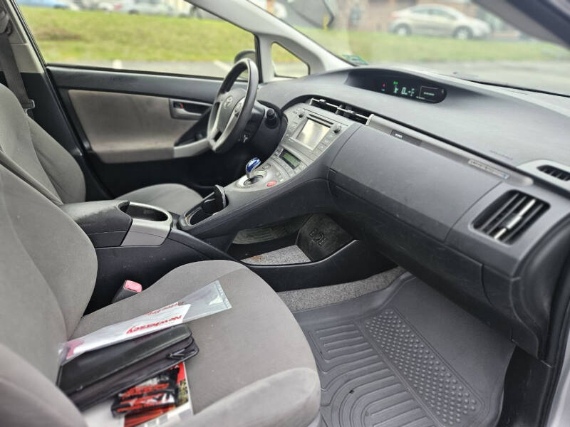 2013 Toyota Prius Plug-in Hybrid Advanced