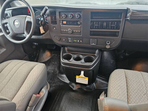 2025 Chevrolet Express 3500