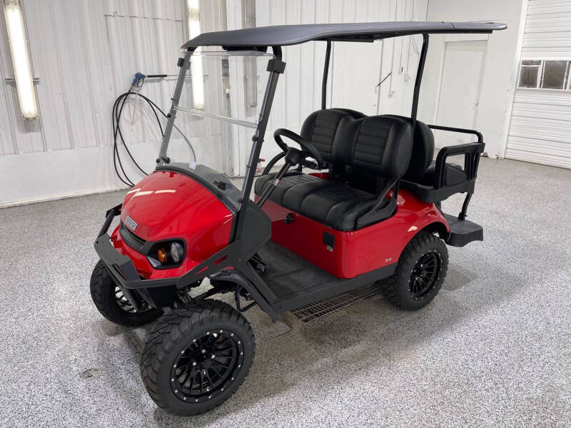 2025 E-Z-GO Express S4 Gas