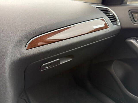 2011 Audi Q5 2.0T quattro Premium