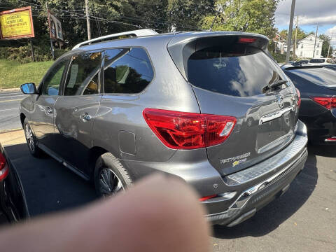 2017 Nissan Pathfinder SV