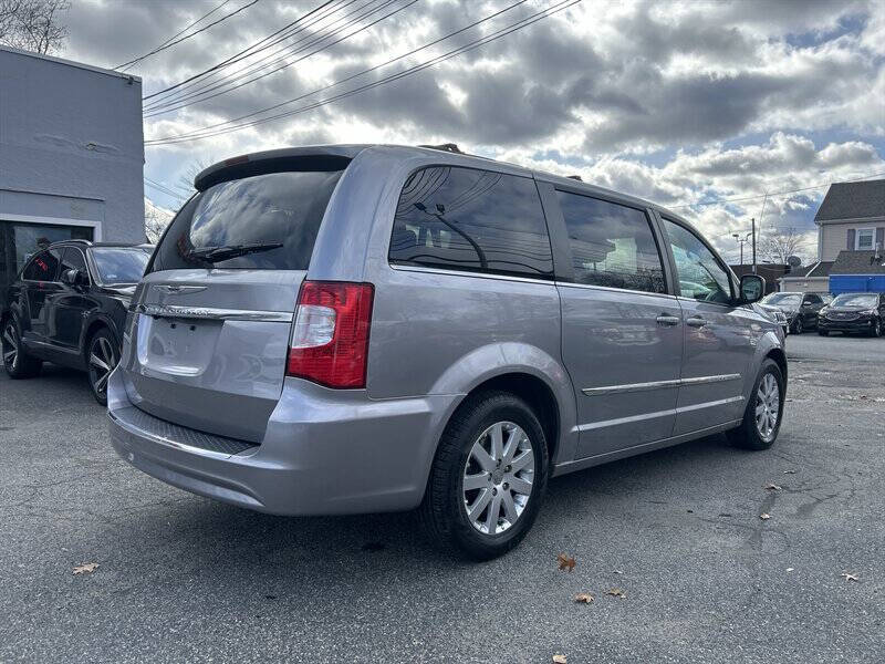 2014 Chrysler Town and Country Touring