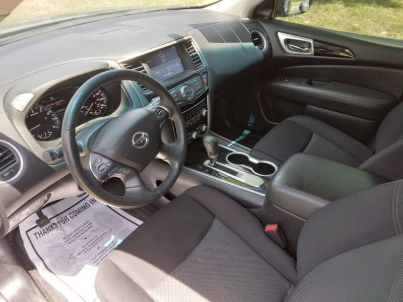 2019 Nissan Pathfinder S