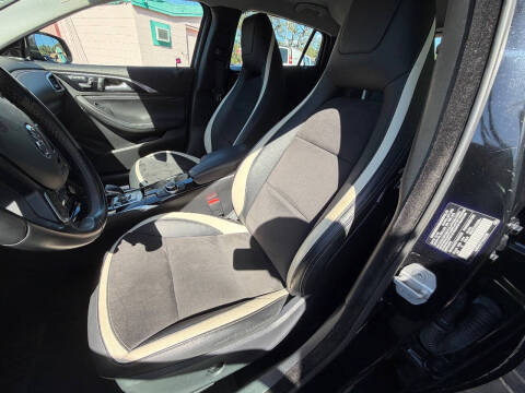 2017 Infiniti QX30 Sport