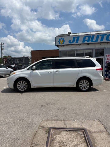 2014 Toyota Sienna Limited 7-Passenger