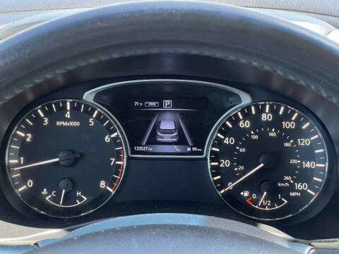 2017 Nissan Pathfinder SL