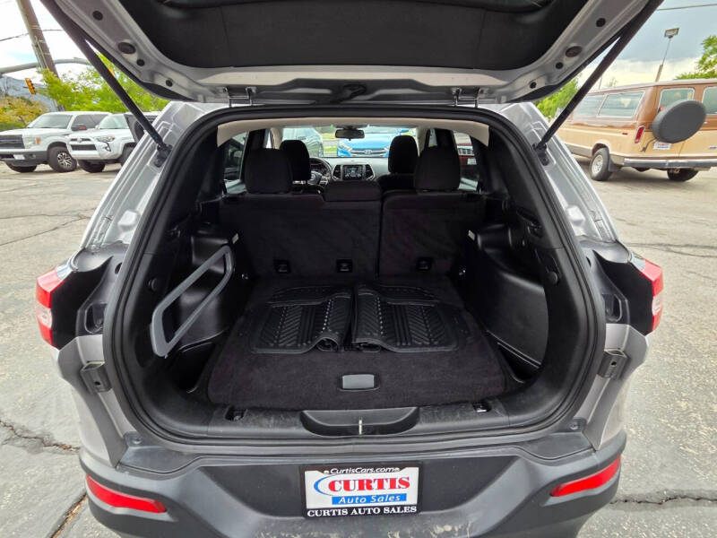 2017 Jeep Cherokee Sport