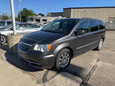 2016 Chrysler Town and Country Touring