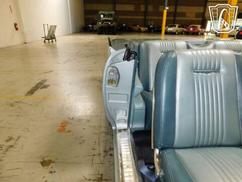 1963 Ford Thunderbird