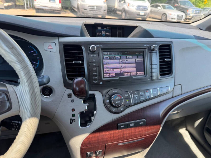 2011 Toyota Sienna XLE 8-Passenger
