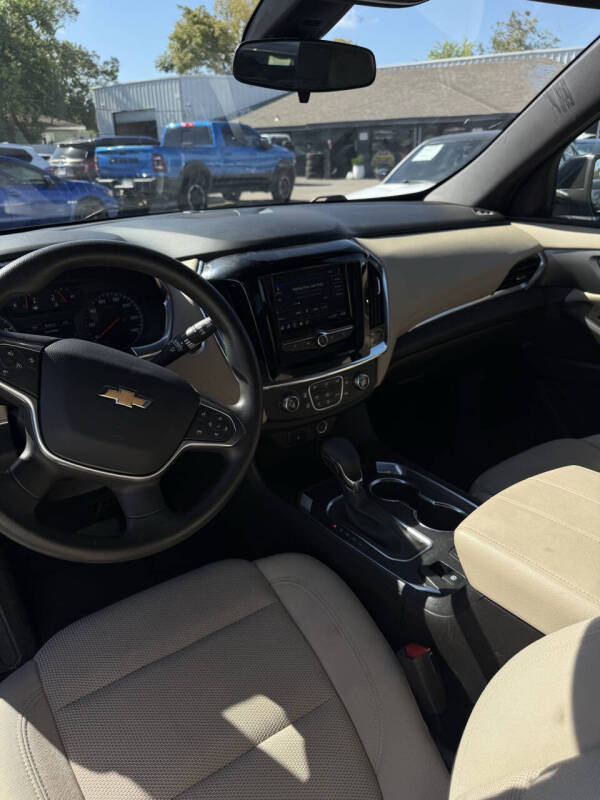 2023 Chevrolet Traverse LS