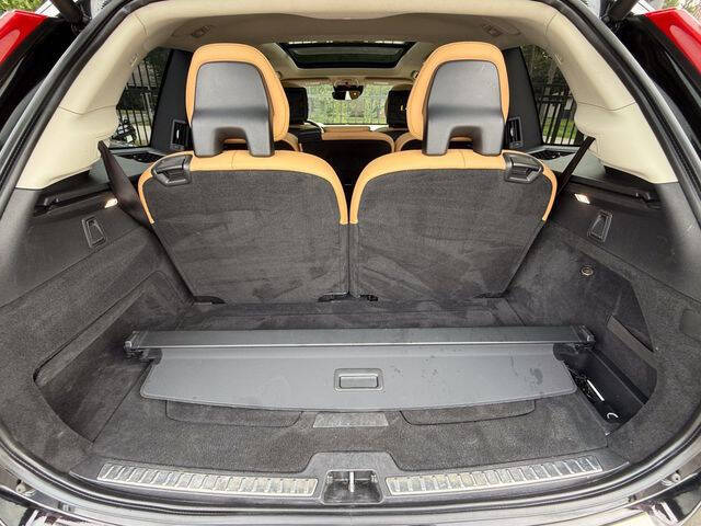 2016 Volvo XC90 T6 Momentum