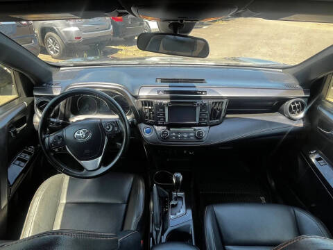 2018 Toyota RAV4 Hybrid SE