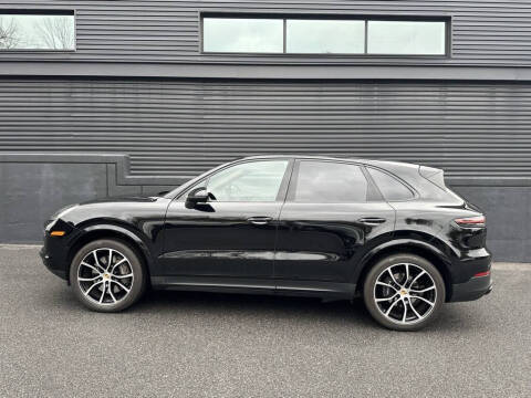 2023 Porsche Cayenne Platinum Edition