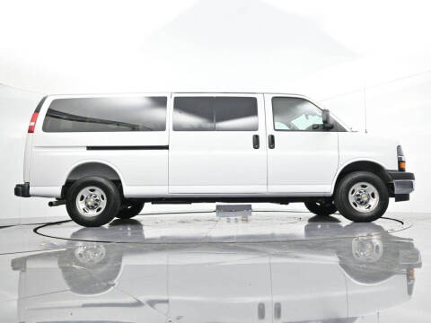 2025 Chevrolet Express LT 3500