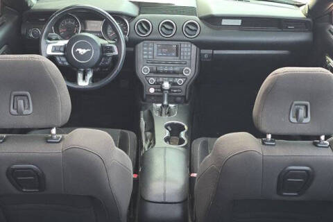 2016 Ford Mustang V6