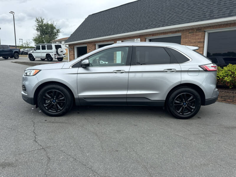 2020 Ford Edge SEL photo 8