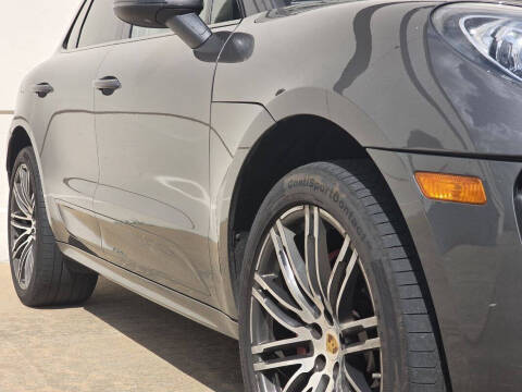 2016 Porsche Macan Turbo