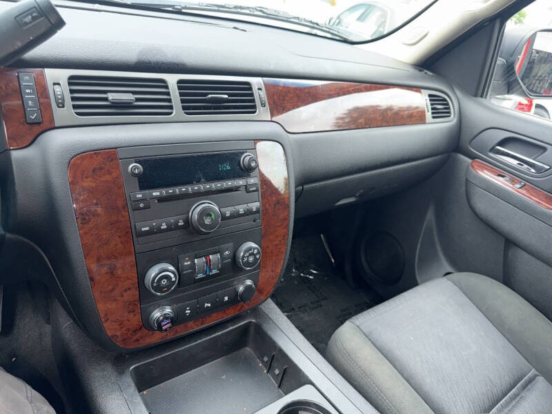 2011 Chevrolet Suburban LS