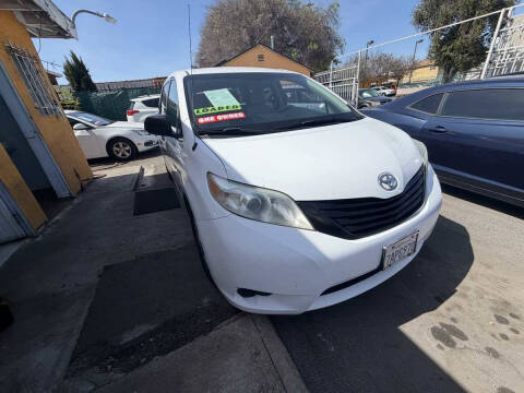 2013 Toyota Sienna L 7-Passenger