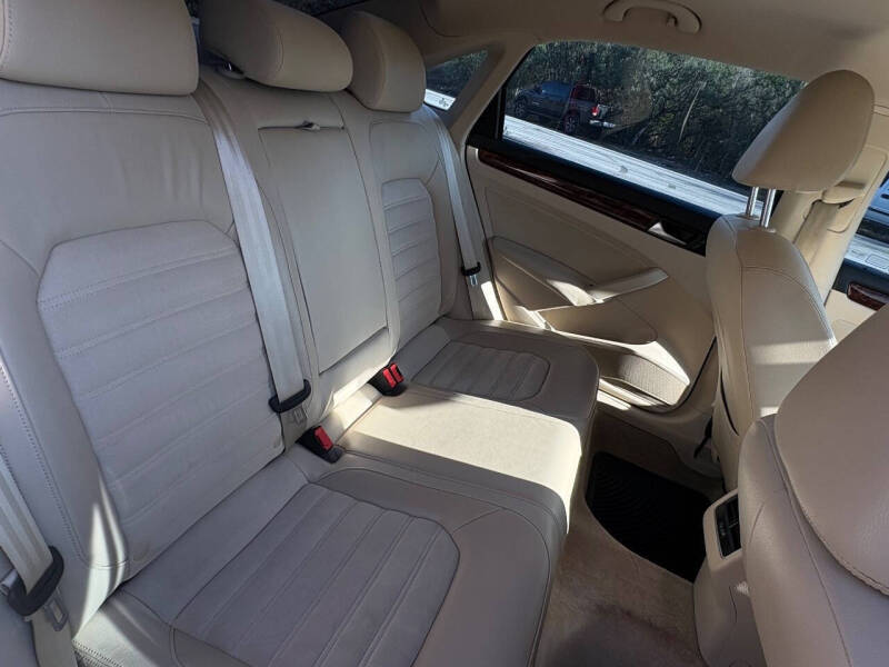 2013 Volkswagen Passat TDI SEL Premium