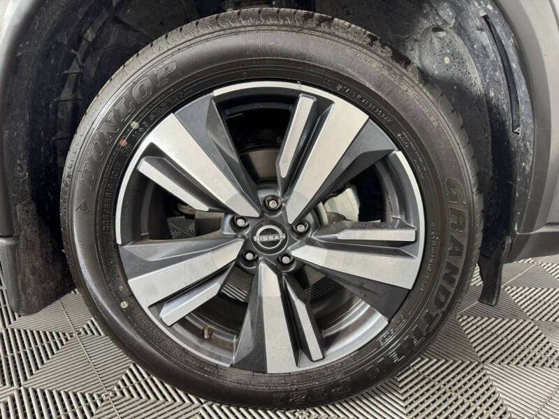 2025 Nissan Rogue SL