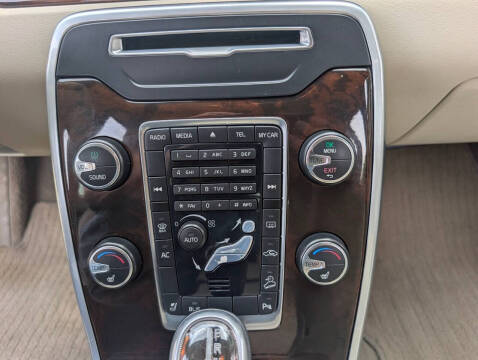 2013 Volvo XC70 T6 Premier Plus