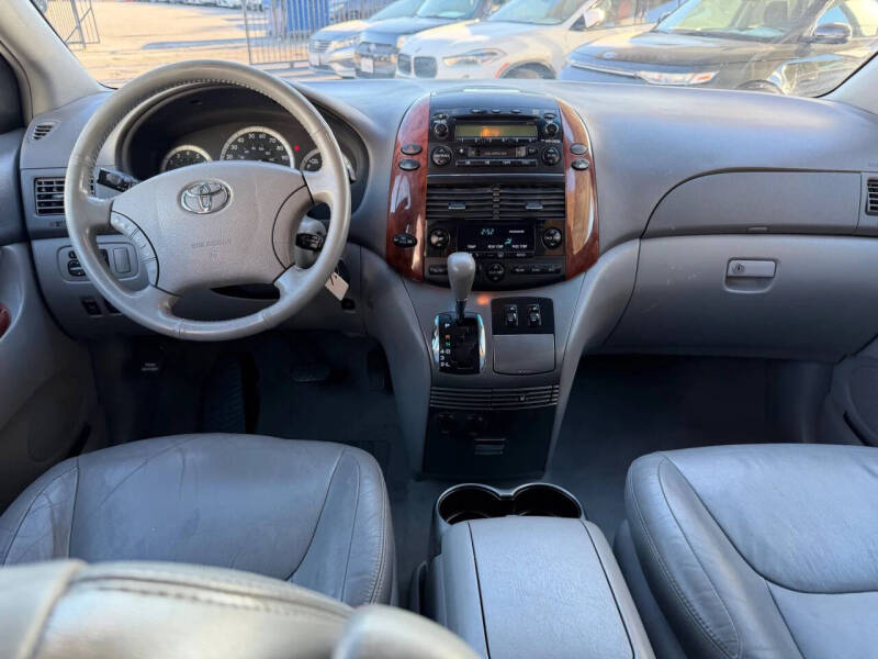 2004 Toyota Sienna