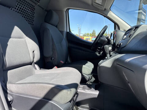 2015 Nissan NV200