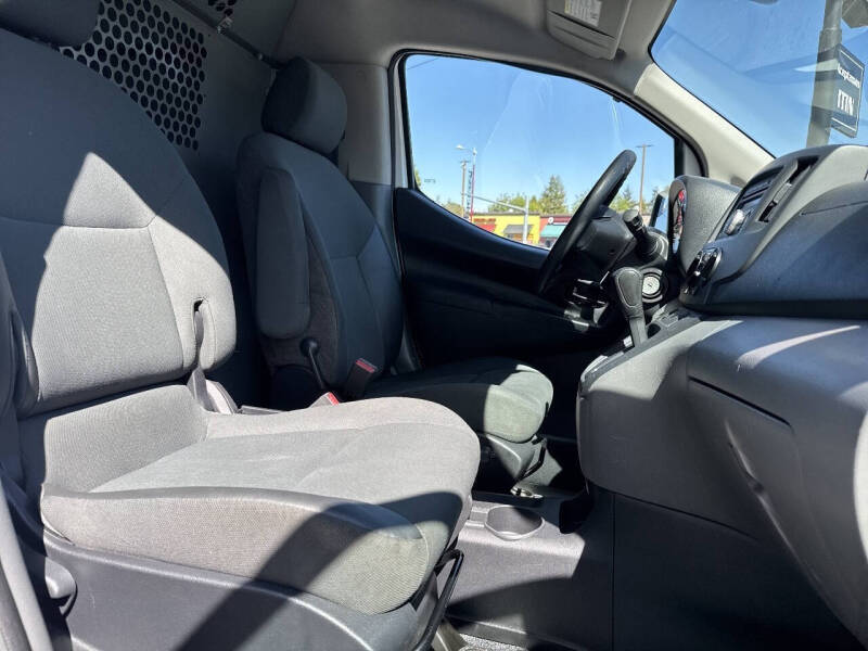 2015 Nissan NV200
