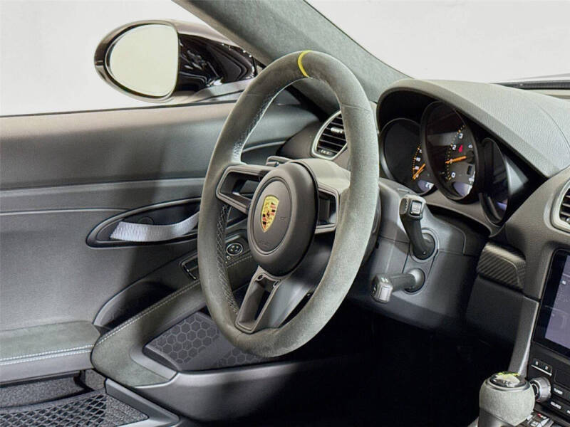 2024 Porsche 718 Cayman GT4 RS