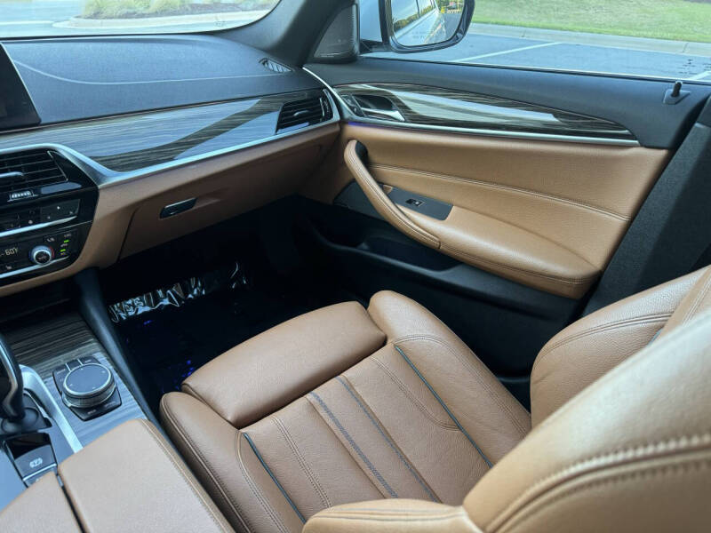 2018 BMW 5 Series 540i