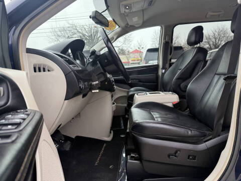 2014 Chrysler Town and Country Touring