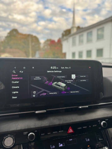 2024 Kia Carnival EX