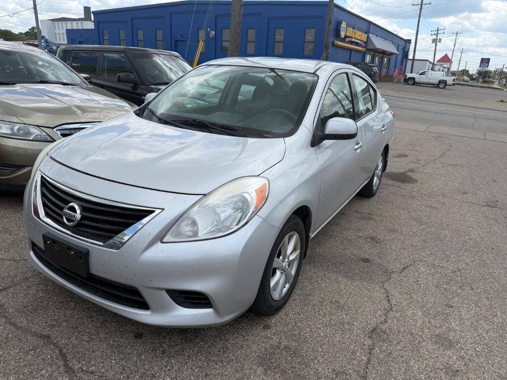Silver 2014 Nissan Versa 1.6 SV 1.6 SV 4dr Sedan 1