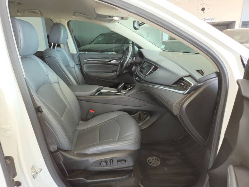 2020 Buick Enclave Essence
