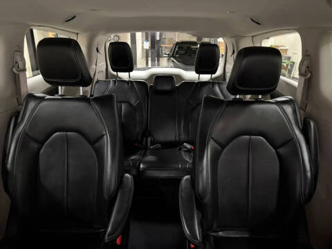 2023 Chrysler Pacifica Plug-In Hybrid Touring L