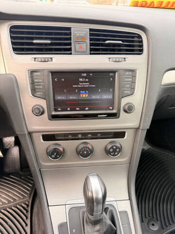 2016 Volkswagen Golf SportWagen TSI S