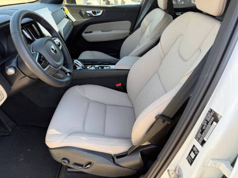 2026 Volvo XC60 T8 Plus