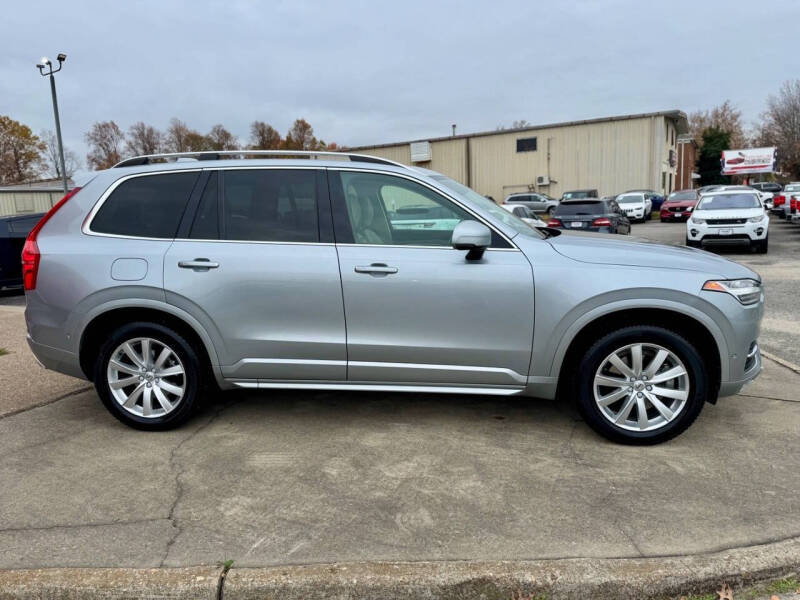 2017 Volvo XC90 T6 Momentum