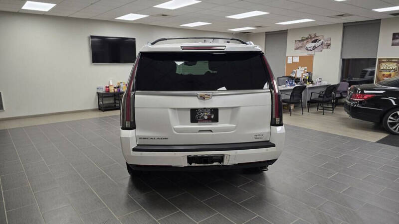 2016 Cadillac Escalade Platinum