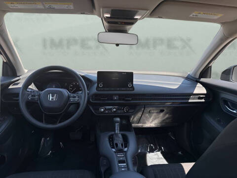 2025 Honda HR-V LX