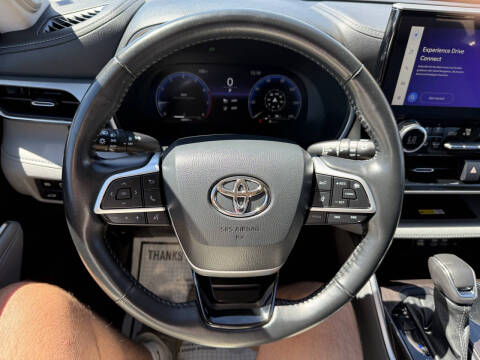 2023 Toyota Highlander Platinum