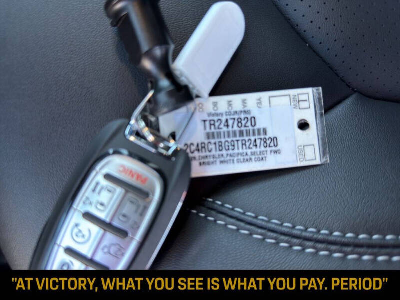 2026 Chrysler Pacifica Select